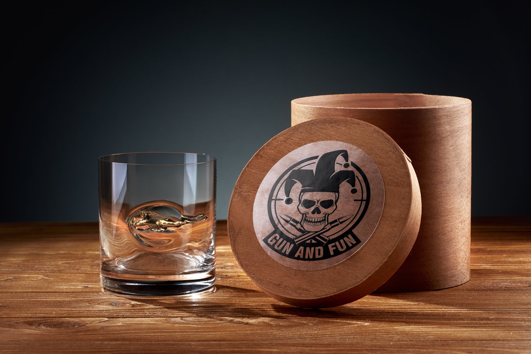 Product picture 3 of 'стакан для віскі з деталізованою фігуркою підводного мисливця'