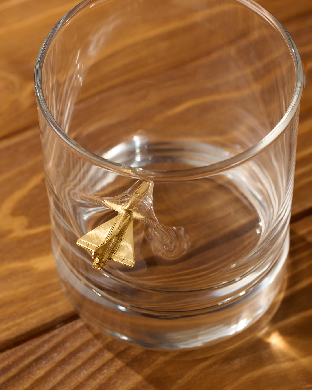 Product picture 2 of 'Склянка з вплавленою моделлю літака Mirage'